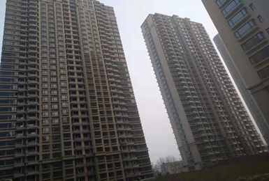 煙臺(tái)中海國際陽臺(tái)壁掛太陽能熱水器項(xiàng)目